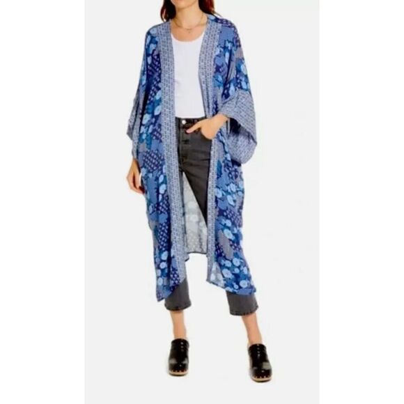 New. Nordstrom cover up/kimono. OS. Retails $70 - Picture 6 of 7